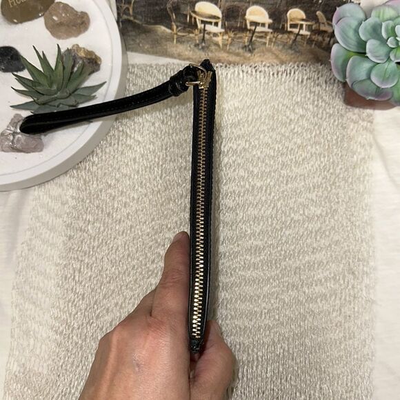 Coach Small Black Crossgrain Leather Gold Tone LogoโZip Wristlet Wallet - Picture 7 of 10